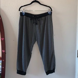 Gray capris joggers